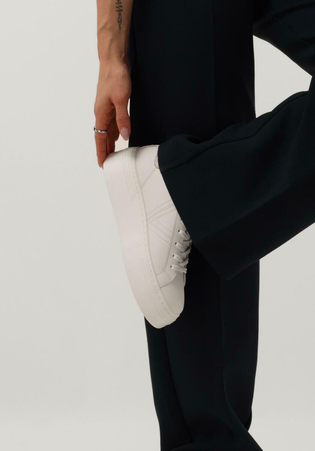 Witte VIA VAI Sneakers ISA LAYNE - large