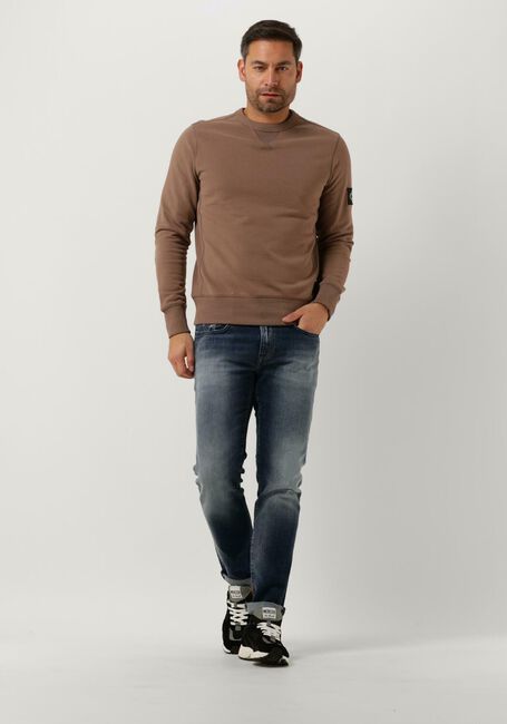 CALVIN KLEIN Pull MONOLOGO SLEEVE BADGE CN en marron - large