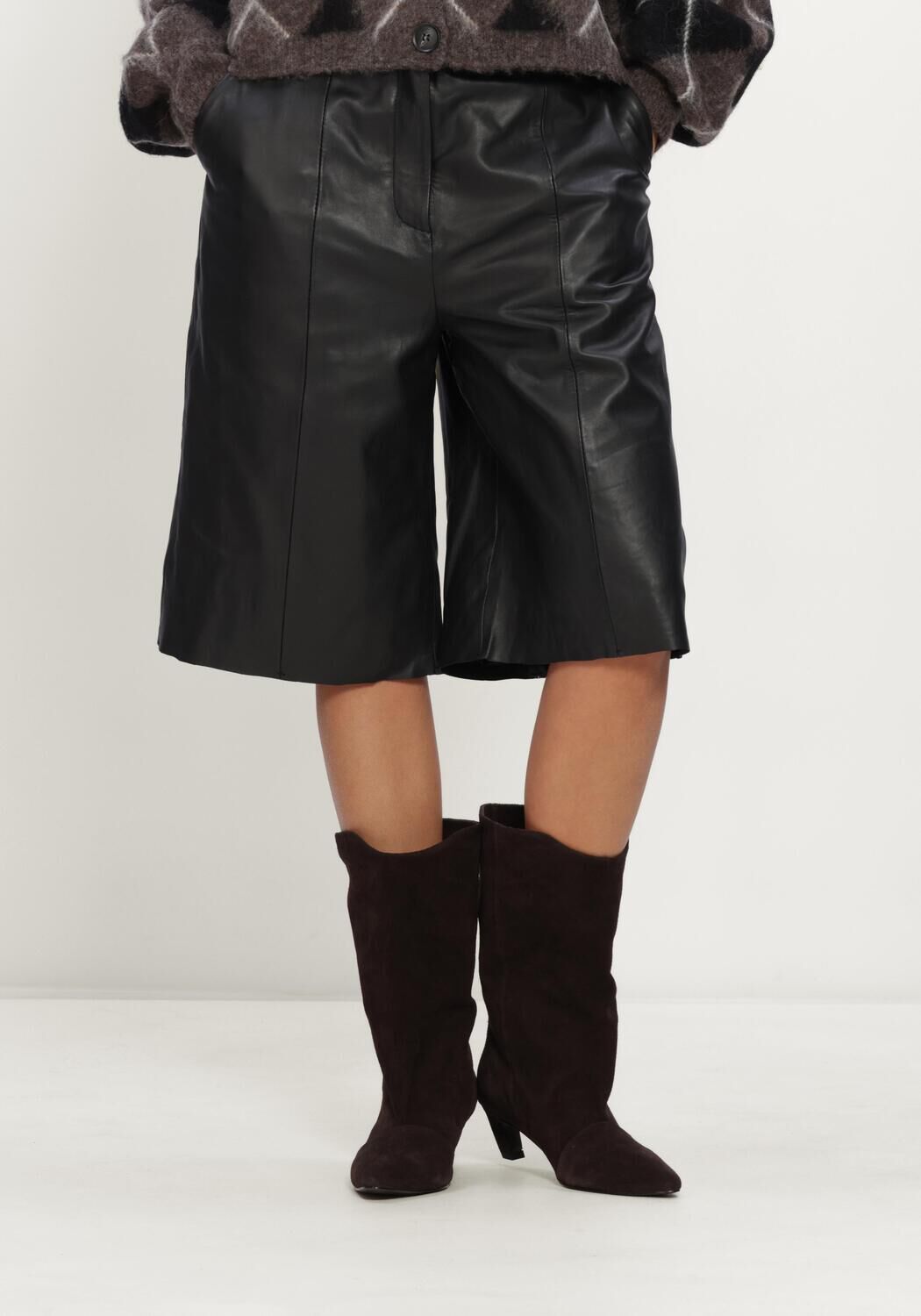 IBANA PARION Vestes en noir