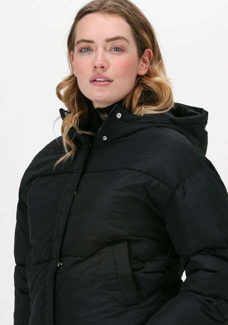 NA-KD Veste matelassé PADDED COAT en noir - large