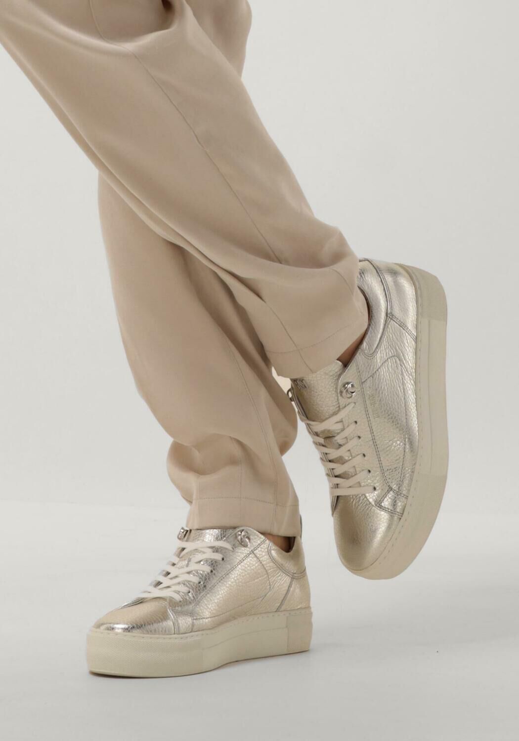 Zilveren RED-RAG Sneakers 74402 - large