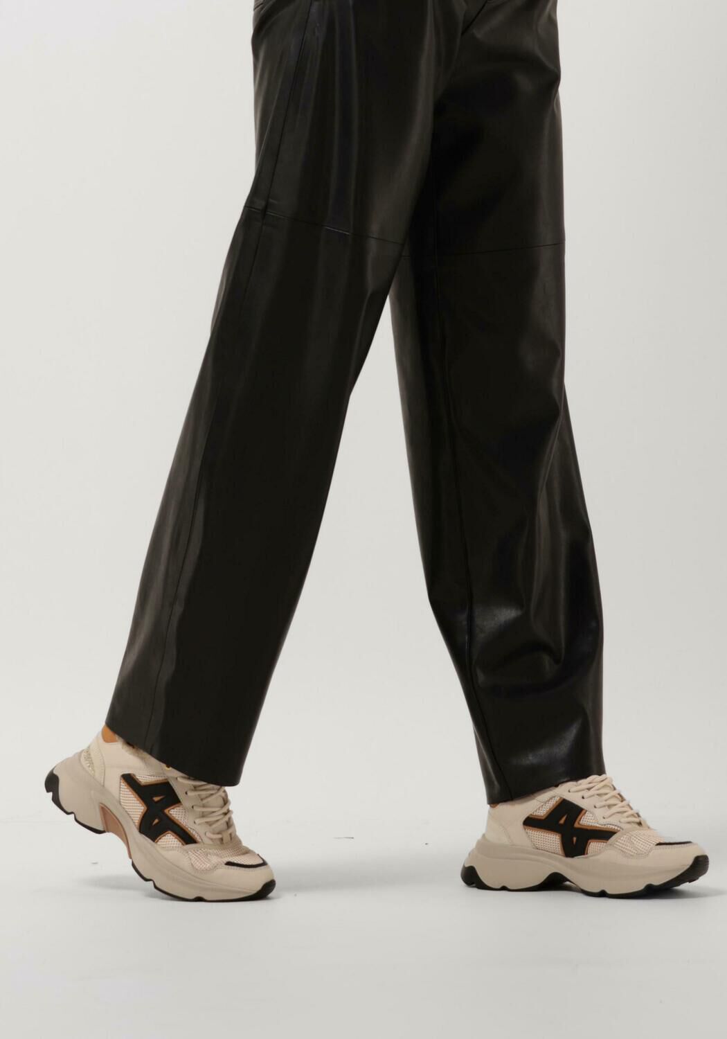 Beige NUBIKK Sneakers ROSS TREK FUR - large