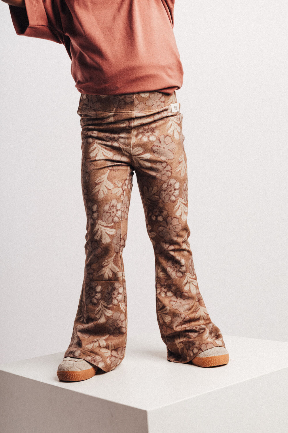 BAJE STUDIO Pantalon &eacute;vas&eacute; SARON Sable - large