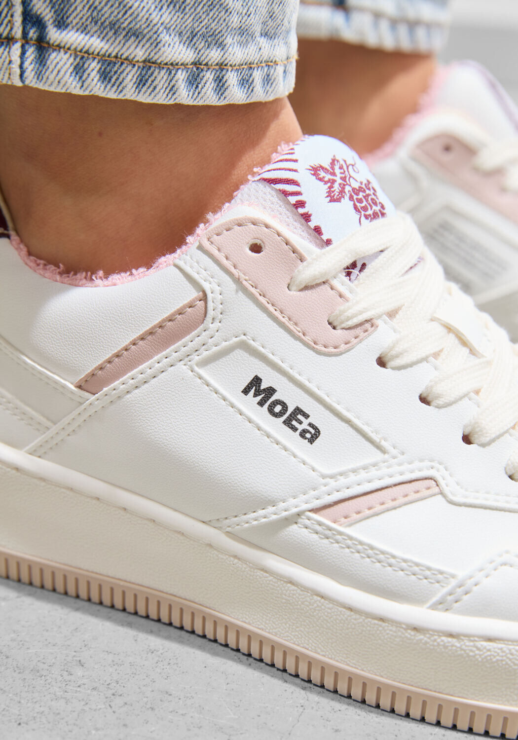 Witte MoEa Sneakers GEN 1 - large