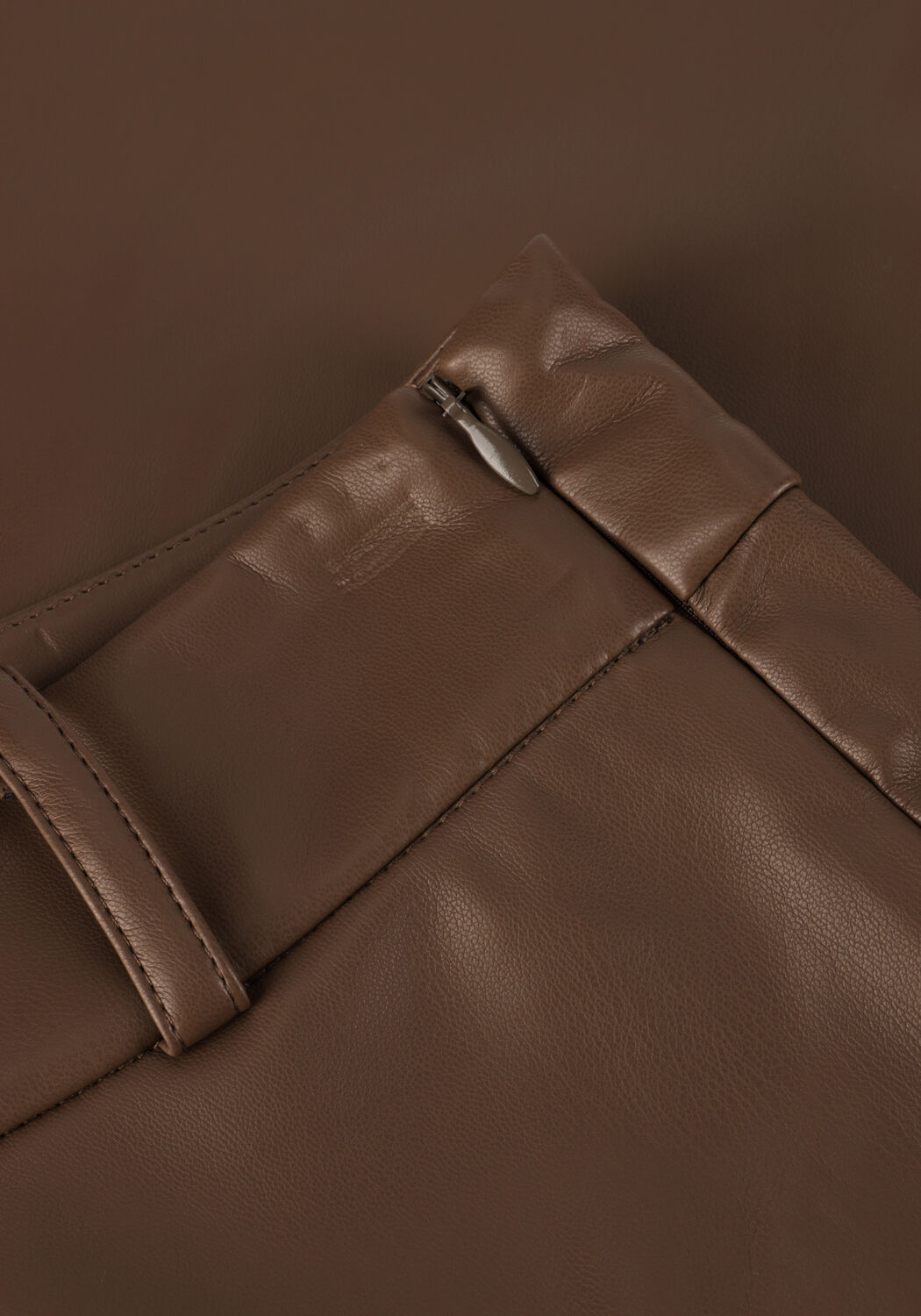 BRUUNS BAZAAR Jupe midi VEGANI IMMA SKIRT en marron - large