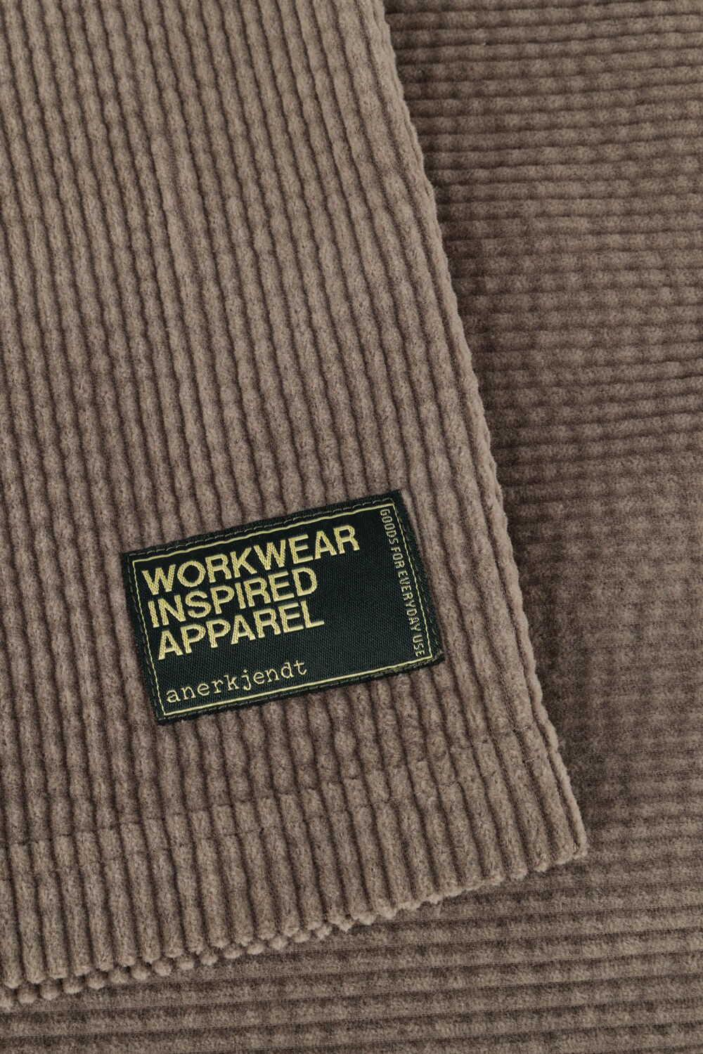 ANERKJENDT T-shirt AKVILLADS CORDUROY S/S TEE en taupe - large