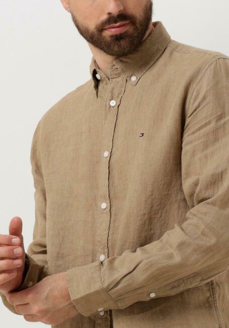 TOMMY HILFIGER Chemise décontracté PIGMENT DYED LI SOLID RF SHIRT en beige - large