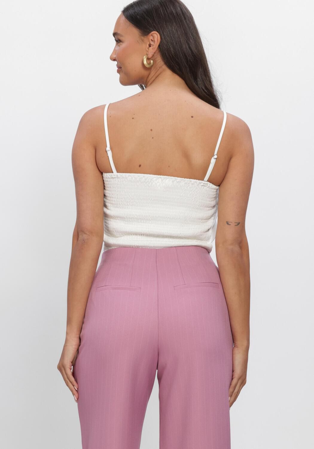 SELECTED WOMEN Haut SLFVINELLE PLEATED BANDEAU TOP en blanc - large
