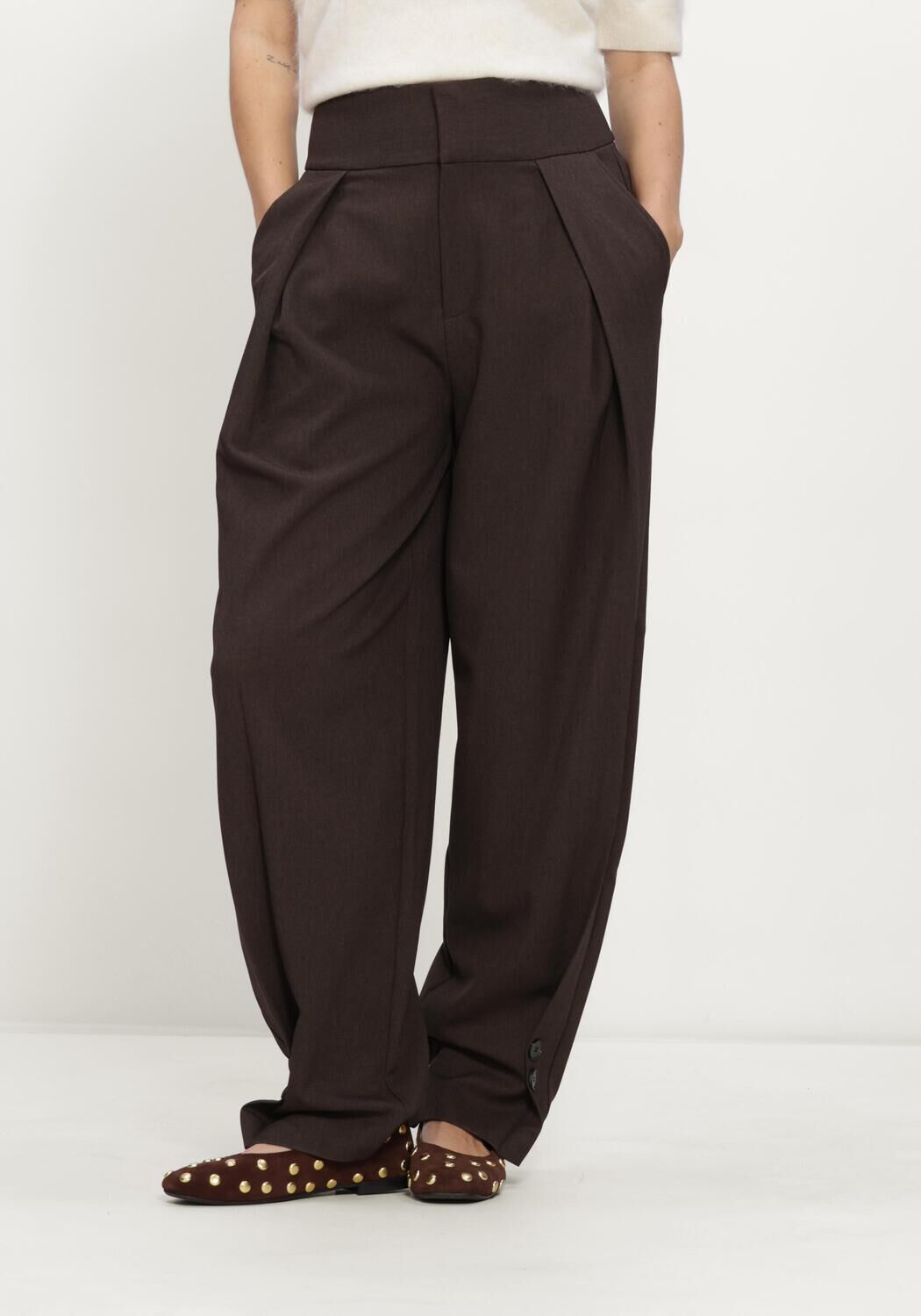 Bruine HAUTE L'AMITI&Eacute; Broeken/jumpsuits ZEPPE PLEAT TALL PANT - large