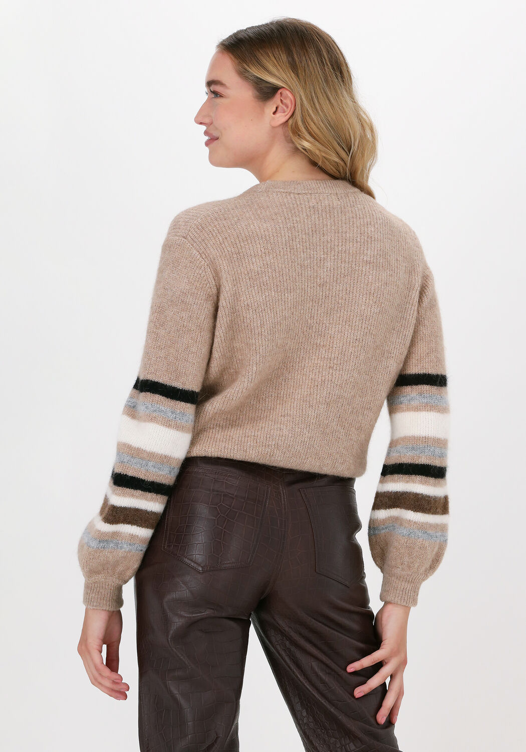 Pull mkt on sale studio