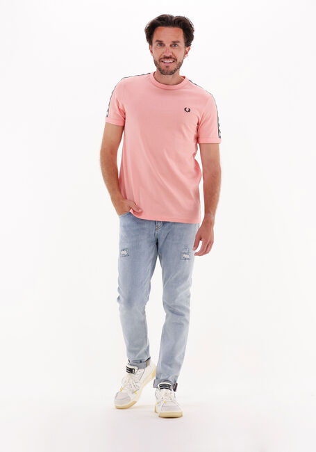 FRED PERRY T-shirt TAPED RINGER T-SHIRT en rose - large