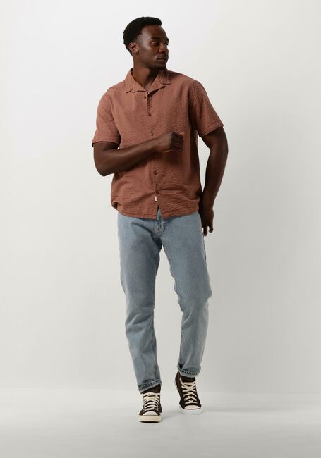 ANERKJENDT Chemise décontracté AKLEO S/S SEERSUCKER SHIRT en cognac - large