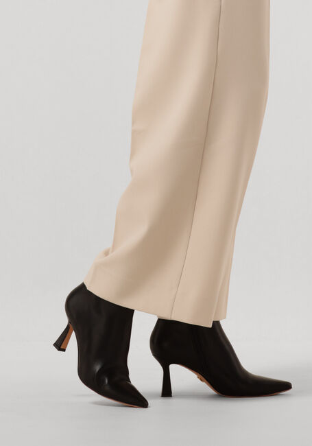 LOLA CRUZ 008T14BK Bottines en noir - large