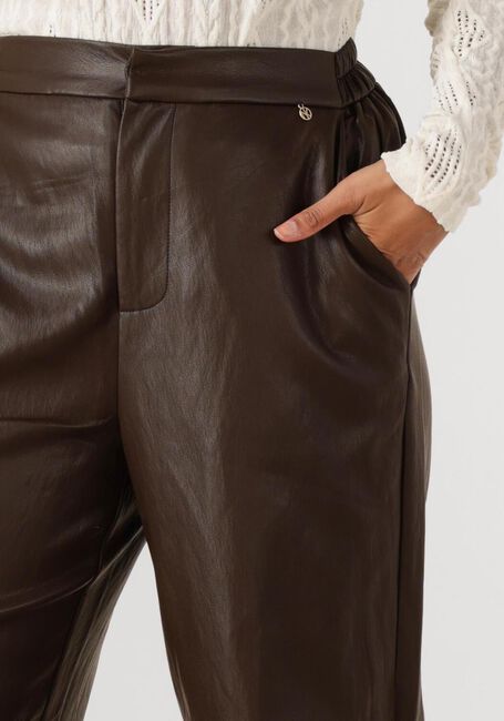 NUKUS Pantalon large FENNA PANTS en marron - large