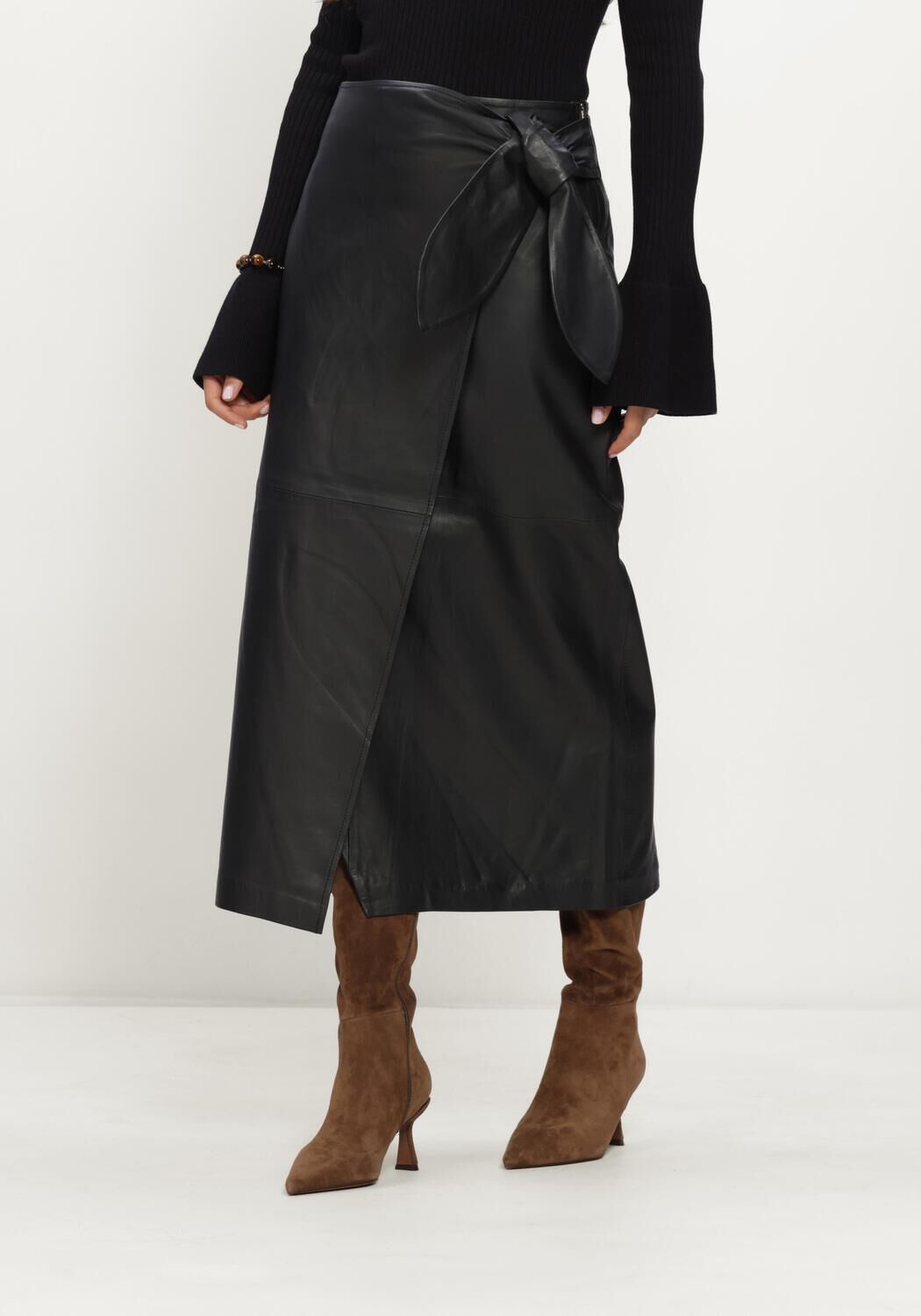 LINA LOCCHI Mini-jupe LL-BEATE en noir