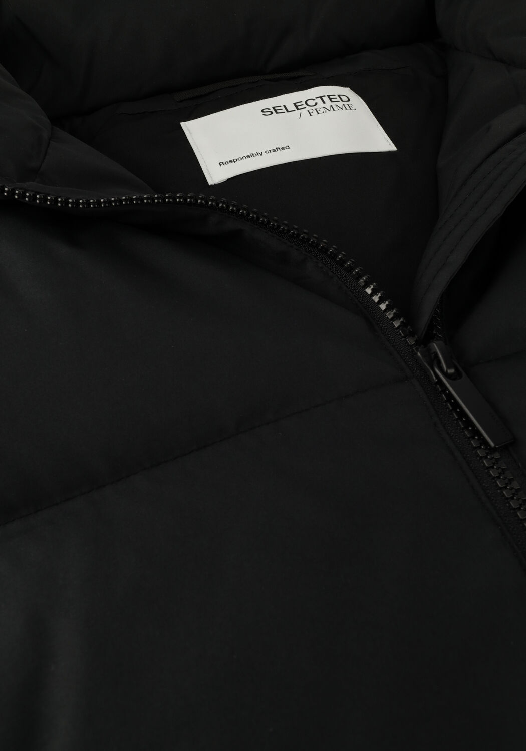 SELECTED WOMEN Veste matelass&eacute; DAISY DOWN JACKET B en noir - large