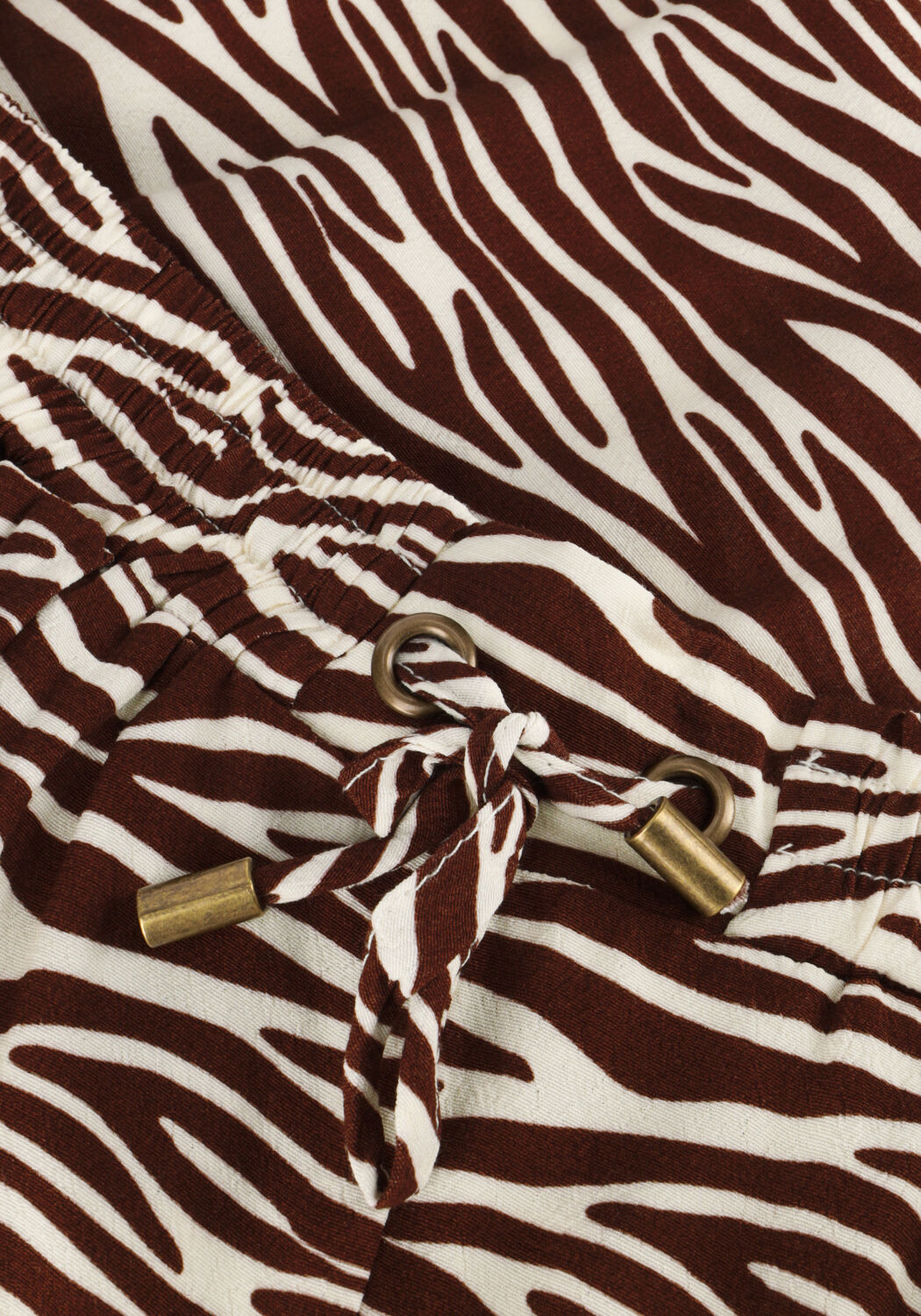 Bruine COLOURFUL REBEL Broeken/jumpsuits TILLY ZEBRA SLIT SHORT - large