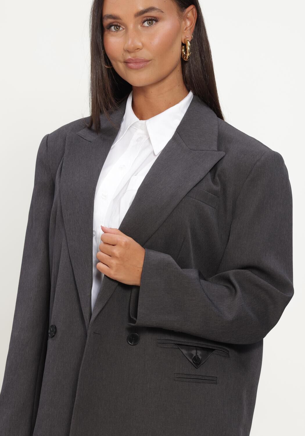 HAUTE L'AMITI&Eacute; AMY OVERSIZE TRIANGLE BLAZER Blazers en gris - large