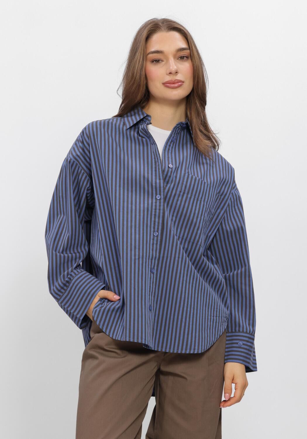 BOII STUDIOS Haut FIE SHIRT en bleu - large