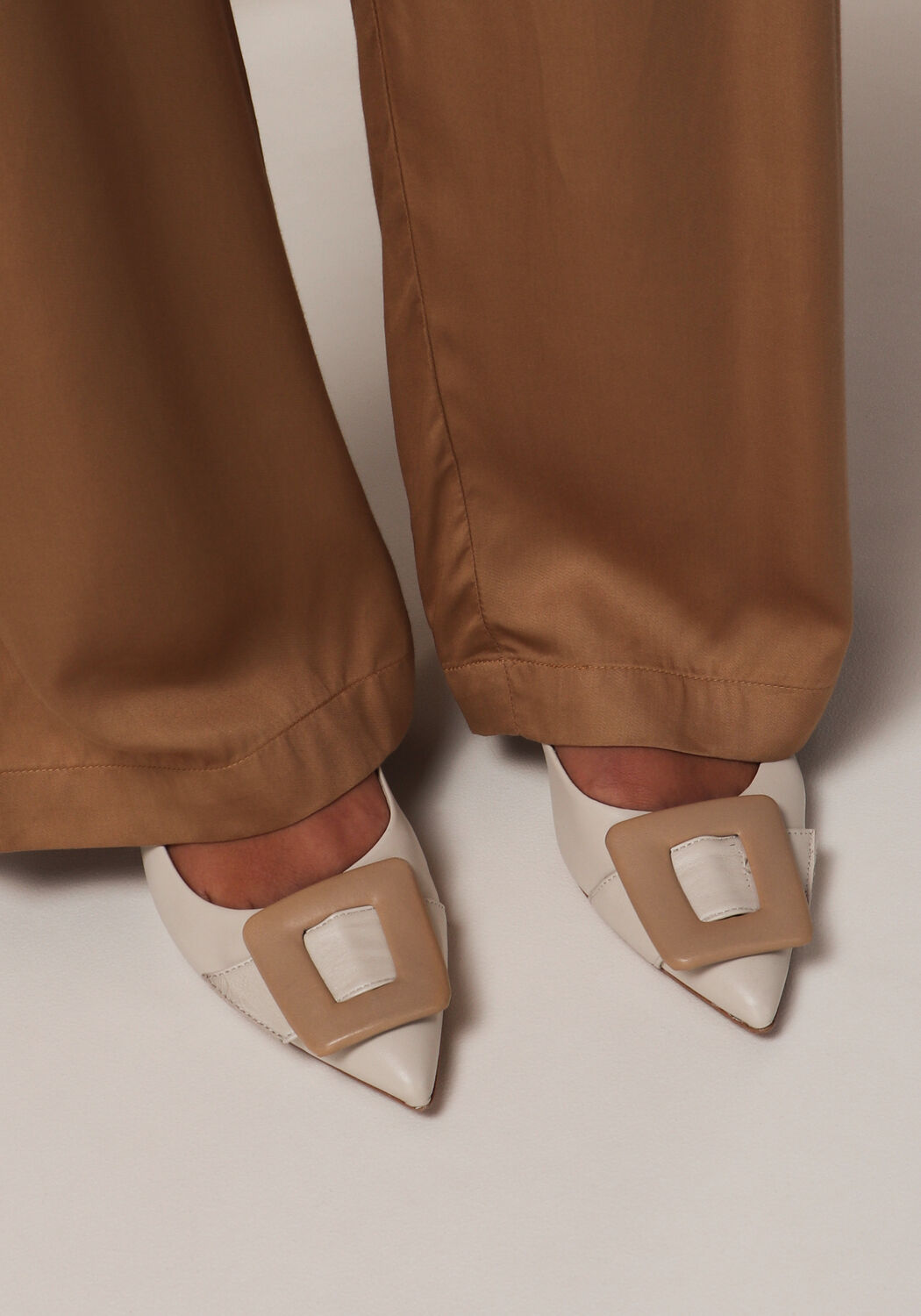 OMODA ATELIER Slingbacks X KAE en beige - large