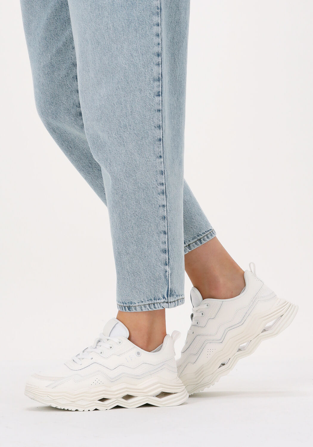 iro wave baskets basses en blanc