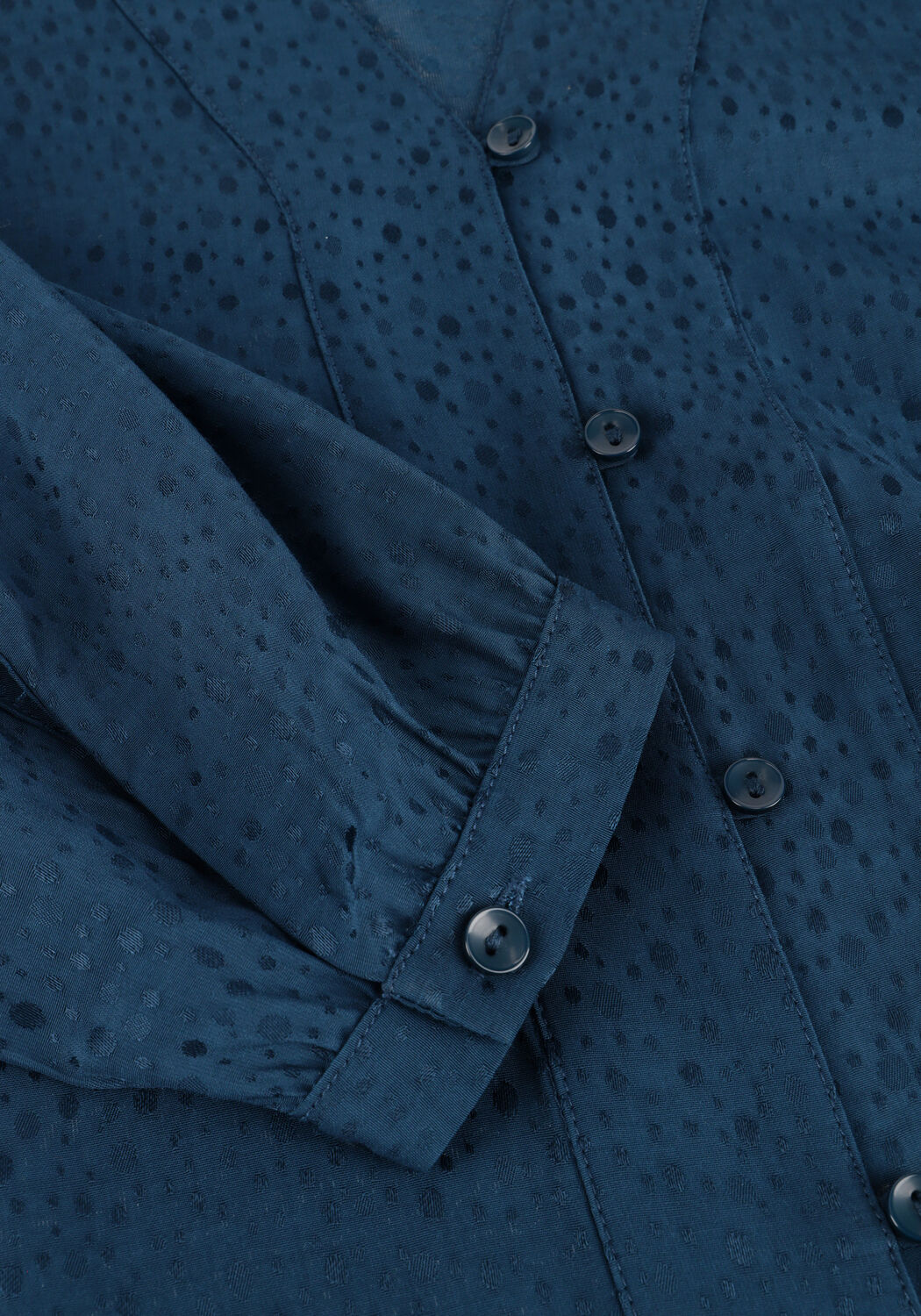 ANOTHER LABEL CHAVELLY Blouses en bleu - large