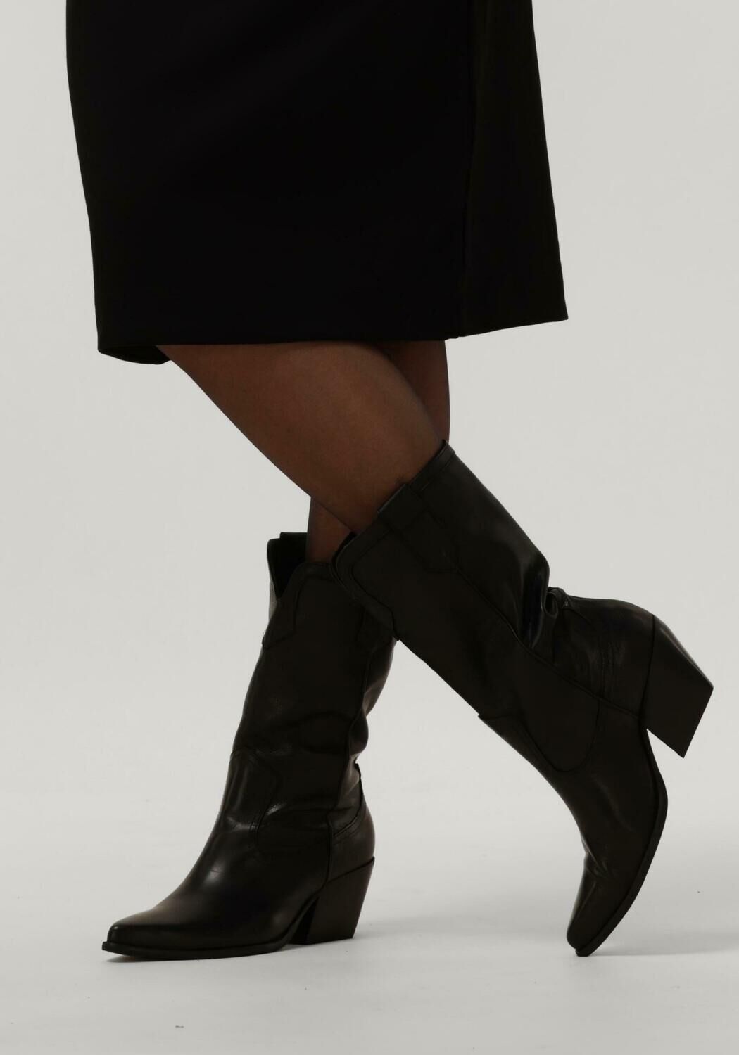 Zwarte NOTRE-V  AR192 - large