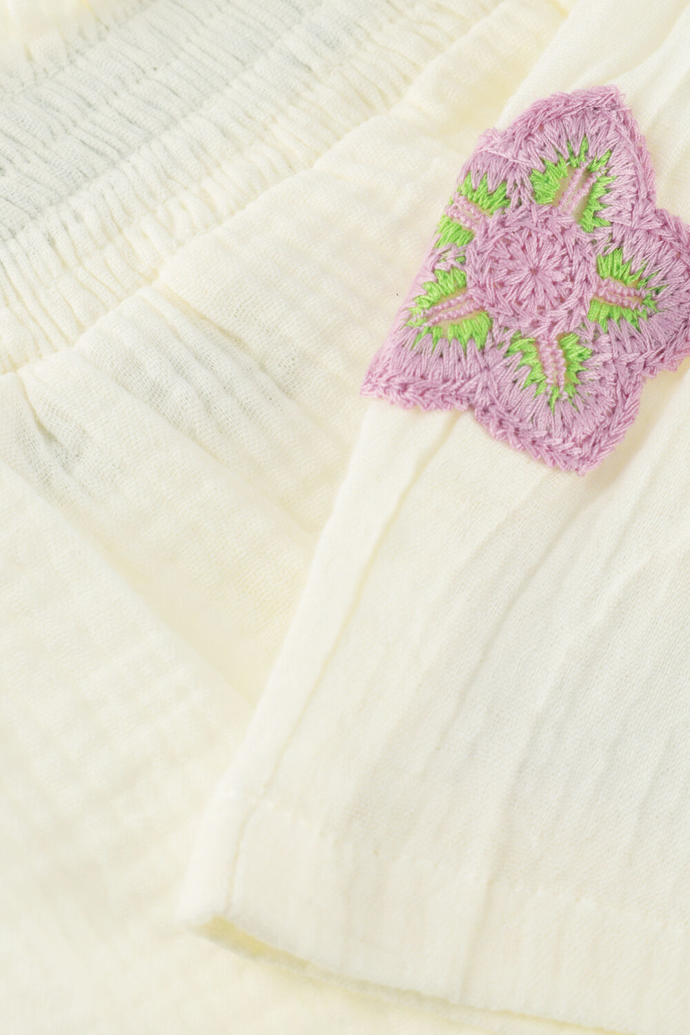 Gebroken wit LIKE FLO Korte broek FEE MOUSSELINE SHORT - large