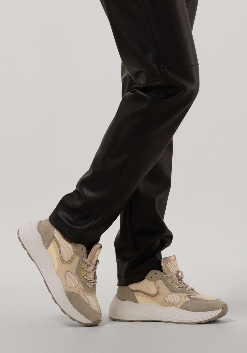 Beige OMODA Sneakers TRIANGLE - large