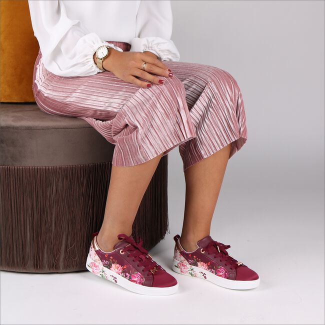 TED BAKER Chaussures à lacets GIELLIT en rouge - large