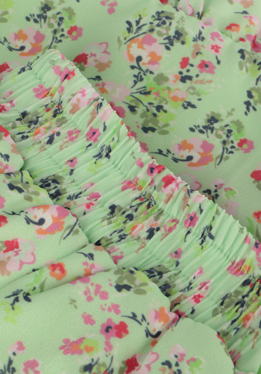 NONO SAYA FLORAL SHORT WITH FLAP AT FRONT Pantalons en vert - large