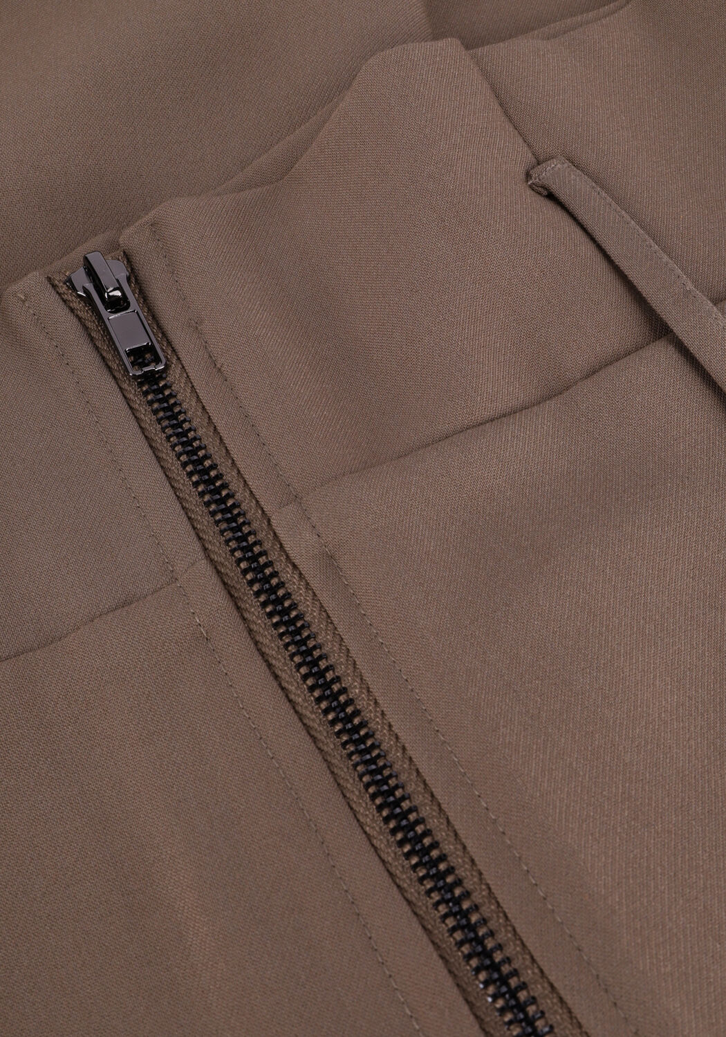 CO'COUTURE Pantalon cargo KYLE UTILITY PANT en marron - large