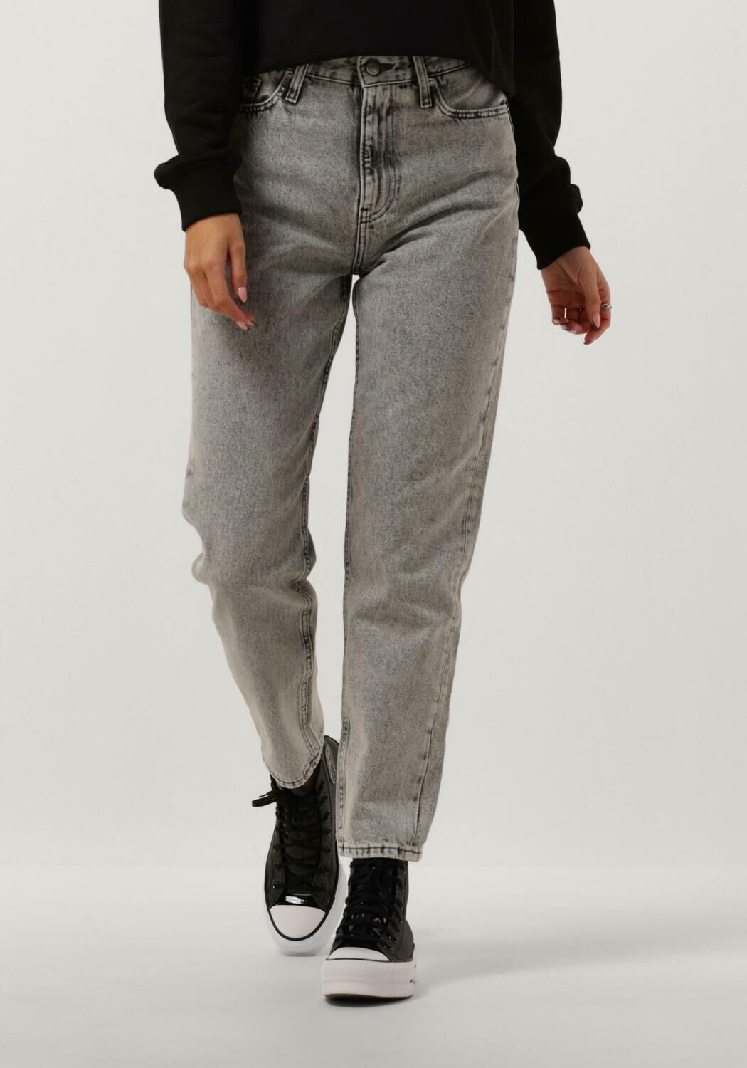 CALVIN KLEIN Mom jeans MOM JEAN en gris Omoda