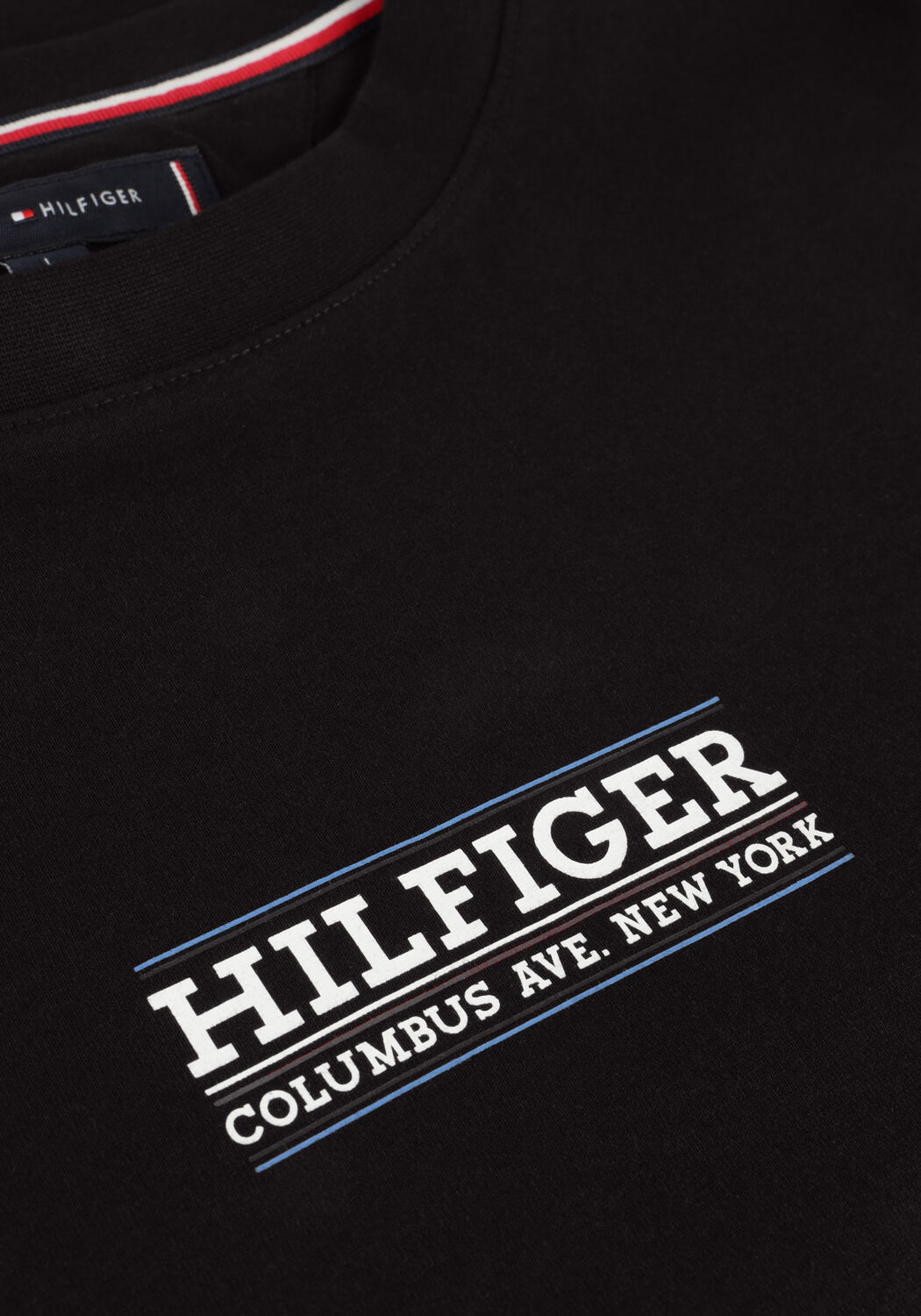 TOMMY HILFIGER T-shirt SMALL HILFIGER TEE en noir - large