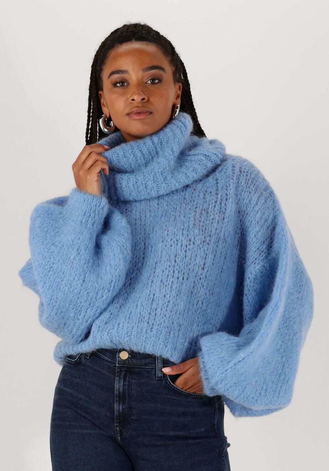 Blauwe AMERICAN DREAMS Coltrui PEPPER ROLL NECK CROPPED Omoda