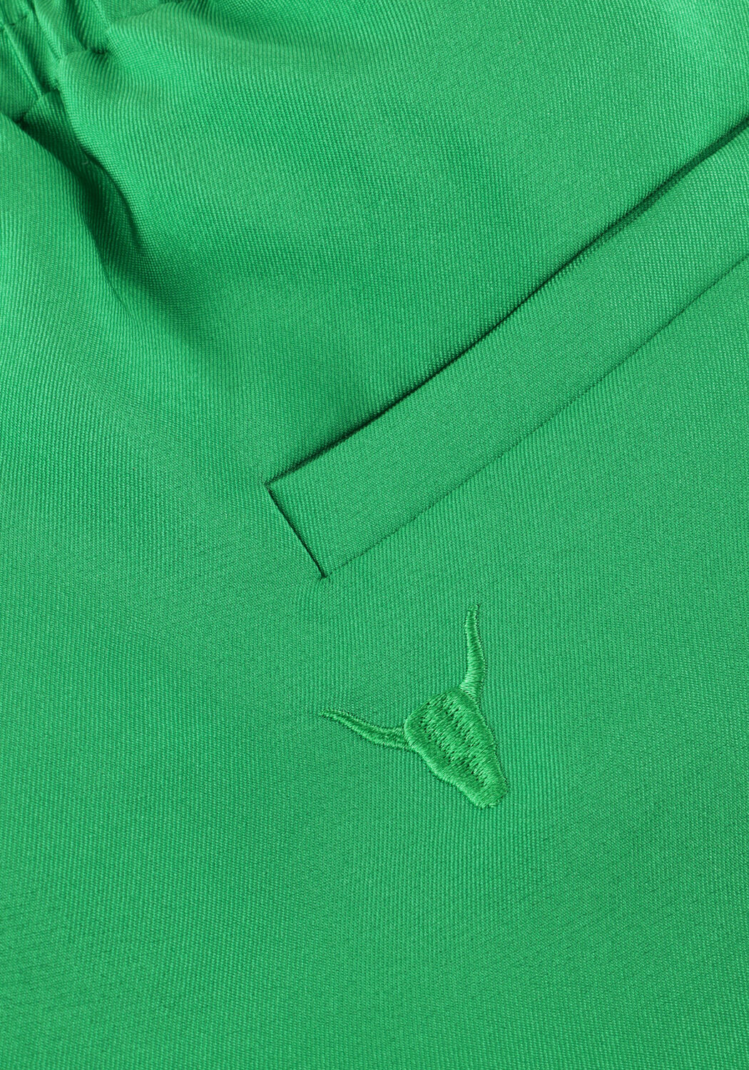 ALIX THE LABEL Pantalon courte LADIES WOVEN EMBELLISHED SATIN SHORTS en vert - large