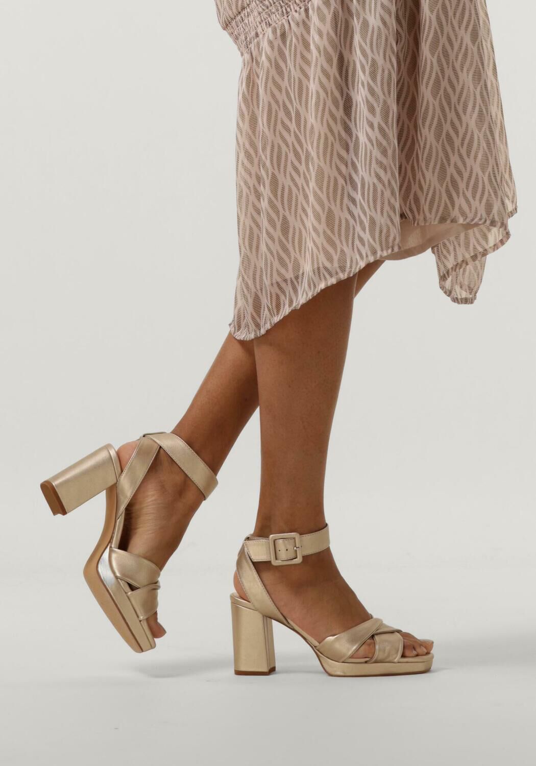 OMODA S0808 Sandales en or - large