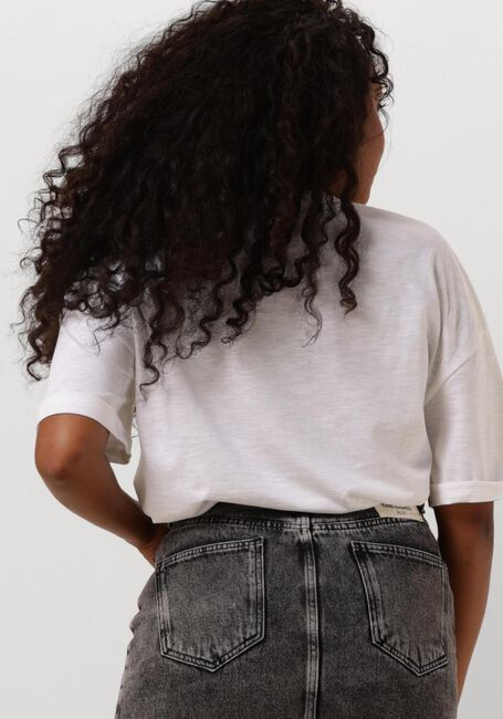 ALIX THE LABEL LADIES KNITTED ALIX SEQUIN T-SHIRT Hauts & T-shirts en blanc - large