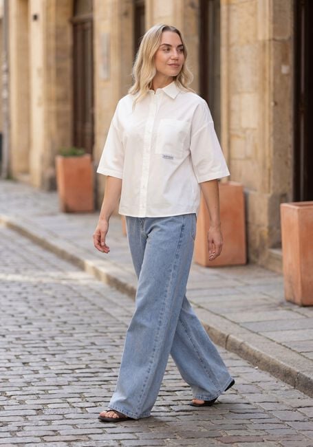 ALIX THE LABEL LADIES WOVEN CLEAN POPLIN SHORTSLEEVE BLOUSE Blouses en blanc - large