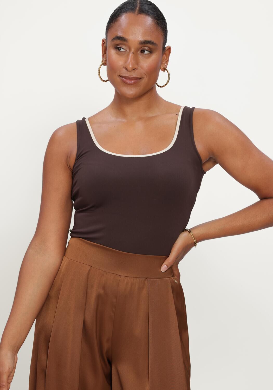 NUKUS Haut JUBA SINGLET en marron - large