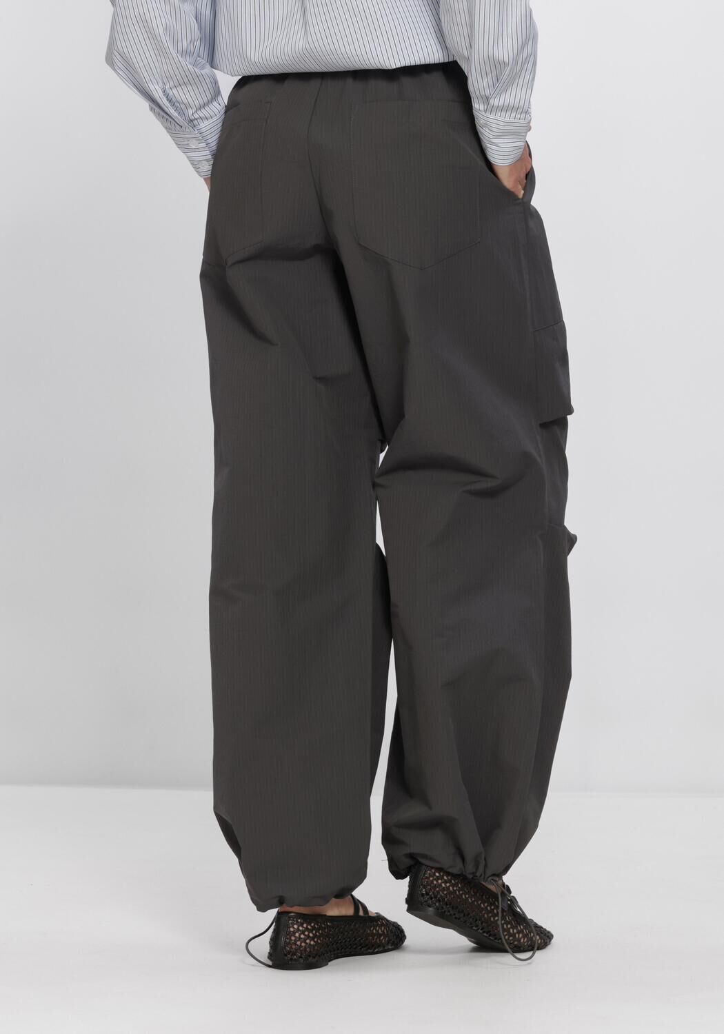 MY ESSENTIAL WARDROBE MWTASMA TRACK PANT Pantalons Gris fonc&eacute; - large