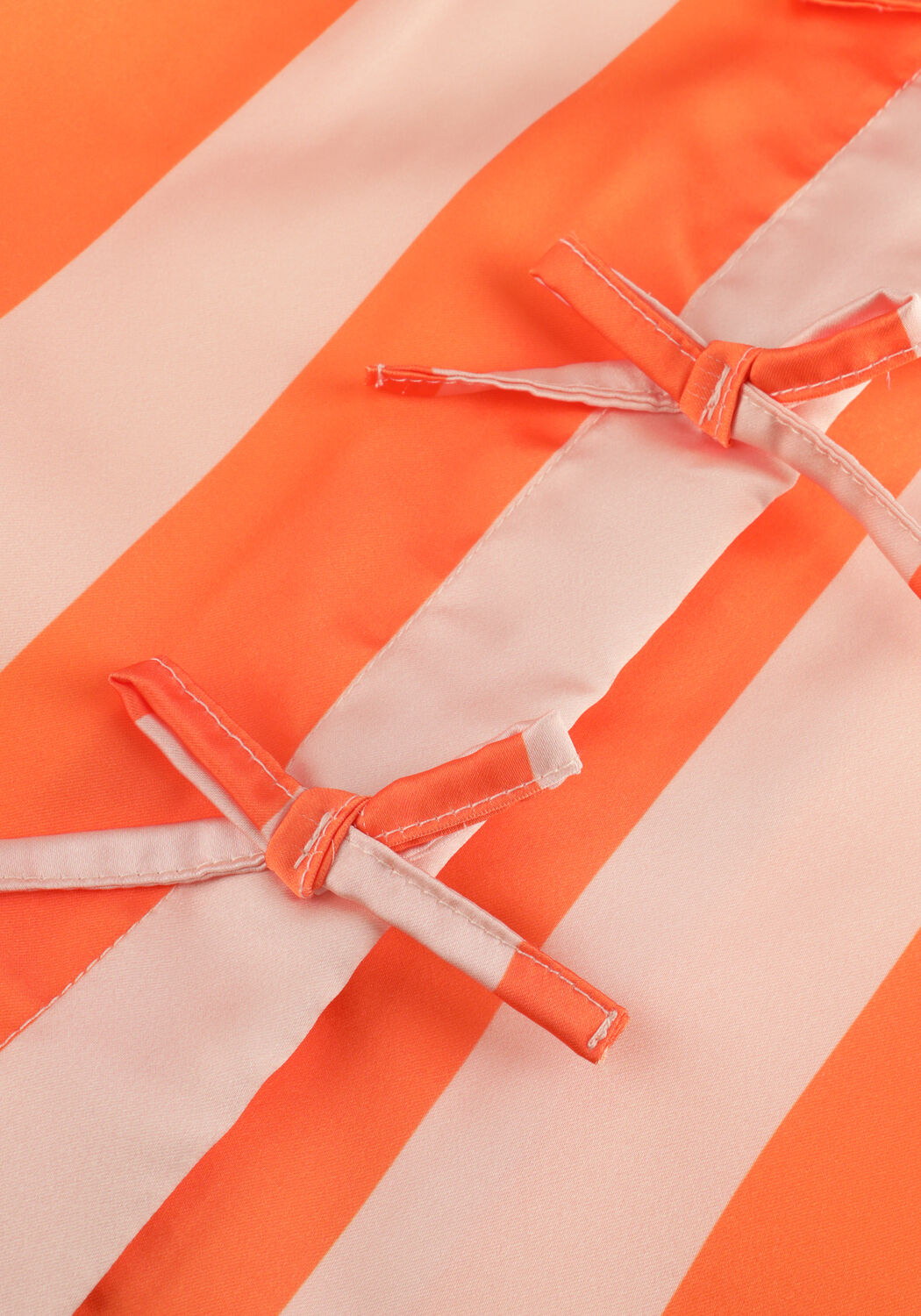 Multi NONO Top TESSY TWISTABLE SLEEVELESS TOP - large