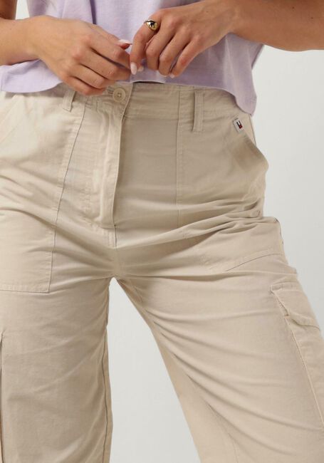 TOMMY JEANS Pantalon cargo TJW HARPER HR CARGO PANT en beige - large