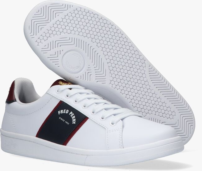 FRED PERRY B1254 Baskets basses en blanc - large