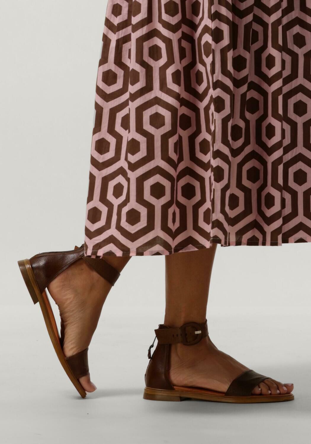 AYANA Sandales plates M05060 en cognac - large