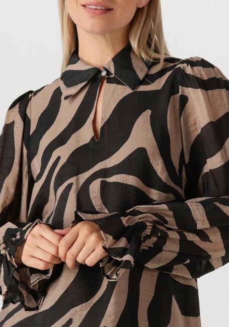 BRUUNS BAZAAR Robe midi BBARMADA DRESS en noir - large