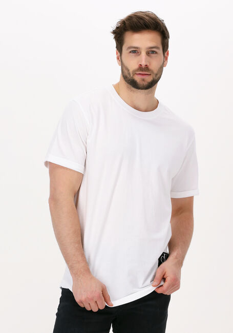 CALVIN KLEIN T-shirt BADGE TURN UP SLEEVE en blanc - large