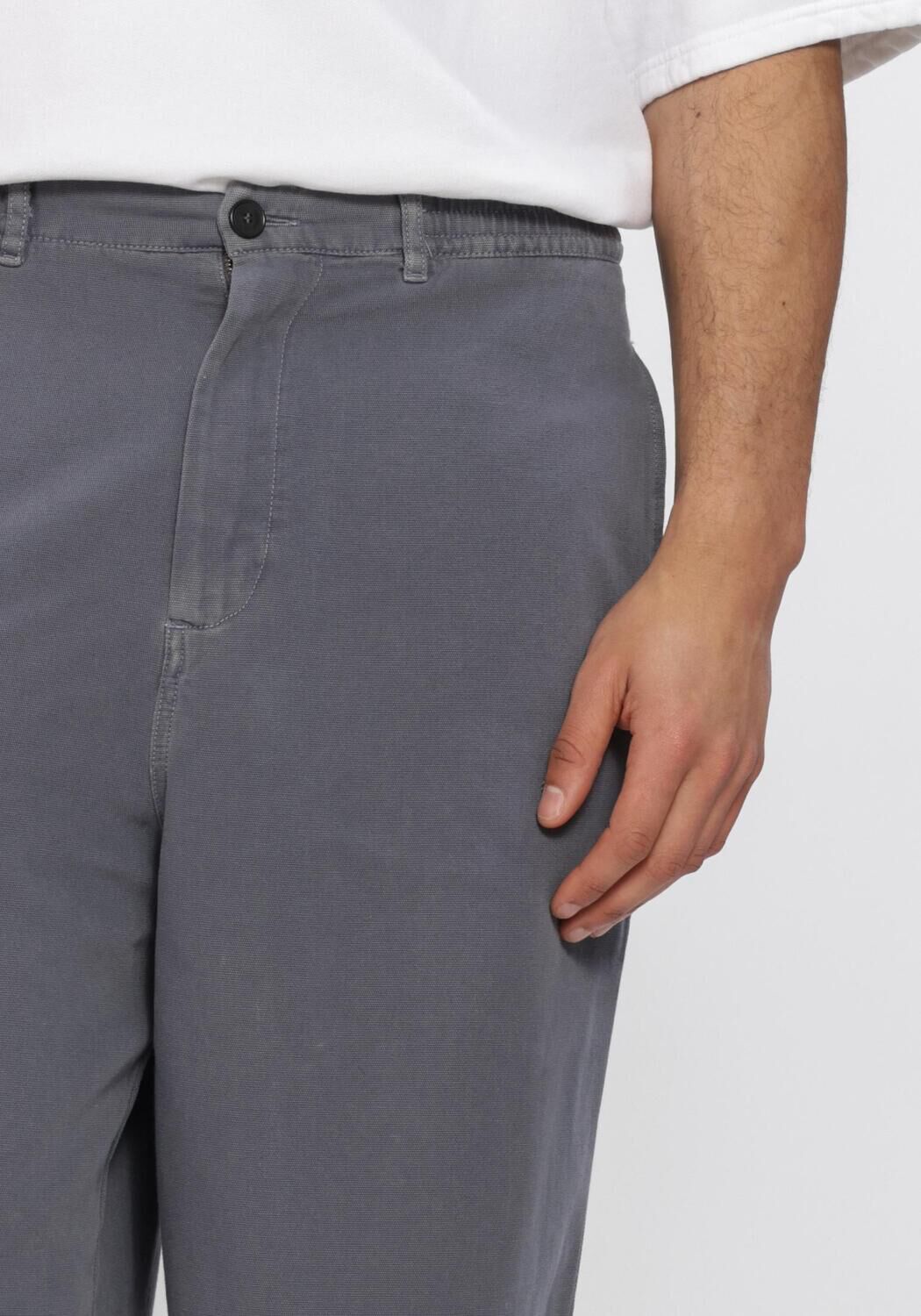 AMERICAN VINTAGE Chino LYCAZ PANT en bleu - large
