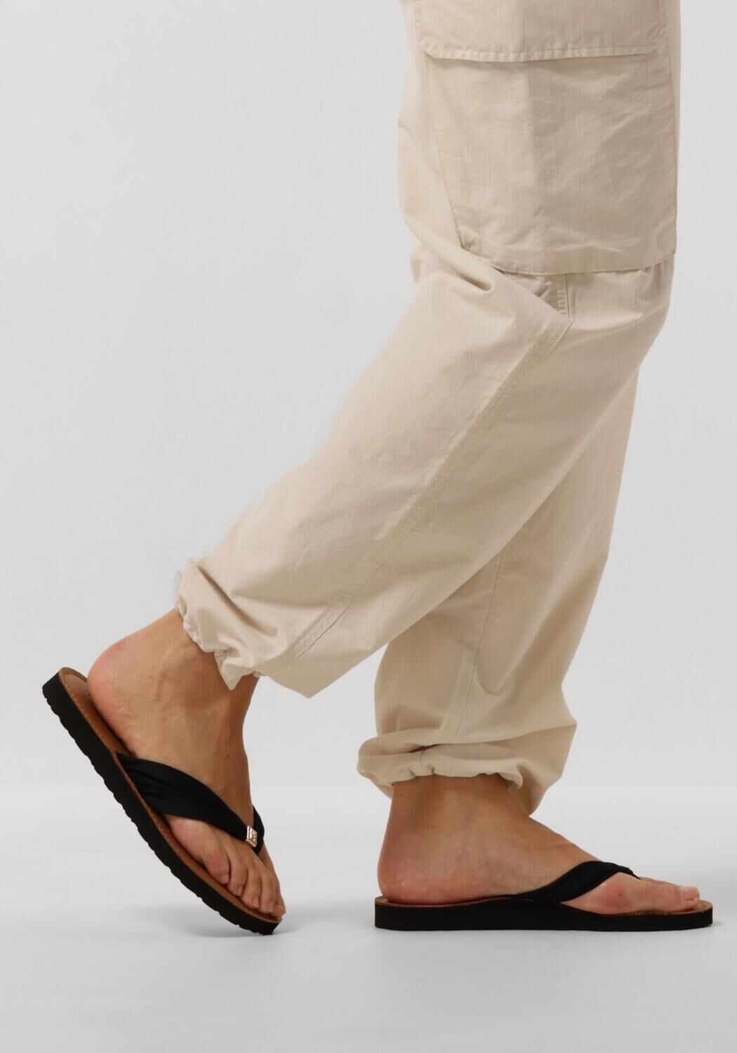 TOMMY HILFIGER TH ELEVATED BEACH Tongs en noir - large