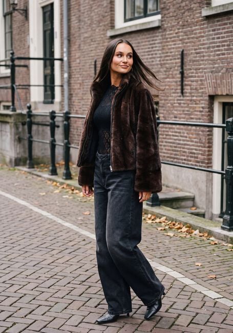 MY ESSENTIAL WARDROBE Jack MWEASTON FUR JACKET en marron - large
